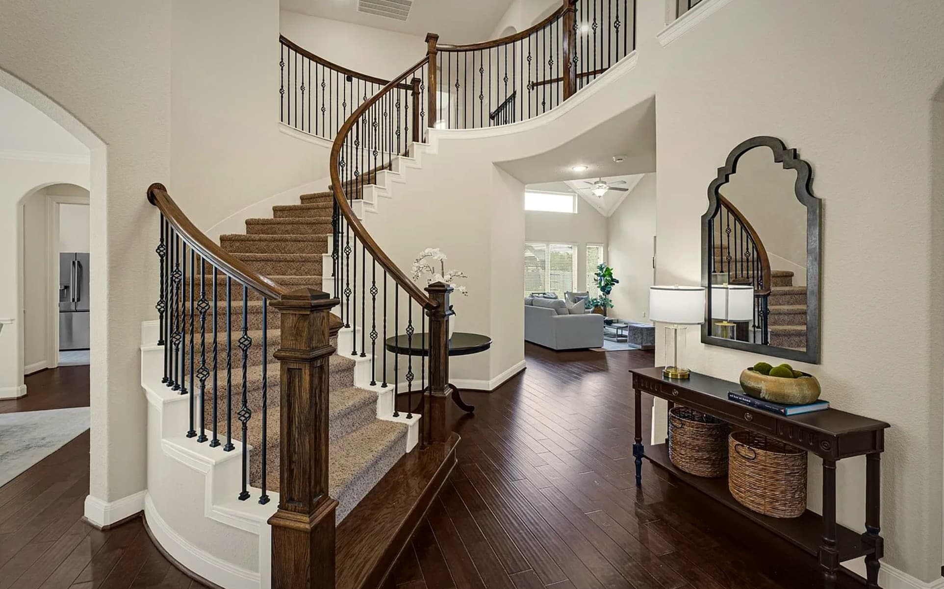 Bear Builders curved staircase and foyer